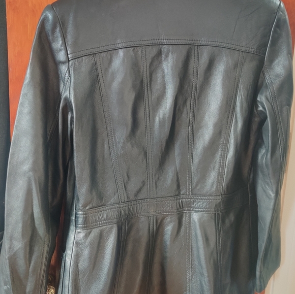 Woman's Danier Leather jacket size M - Picture 2 of 6